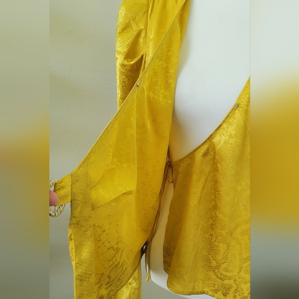 Gorgeous gold blouse sz 8 - Picture 9 of 11